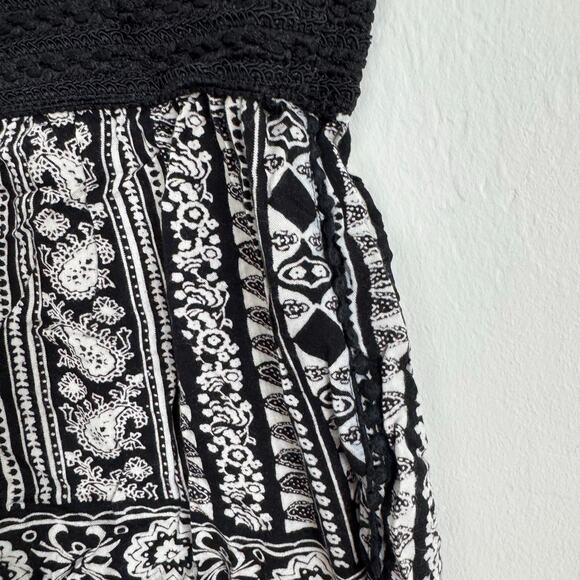 Angie Black & White Boho Paisley Patterned Pom Pom Shorts Size Large - Picture 2 of 6